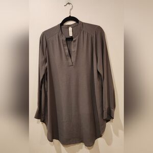 EVEREVE ALLISON JOY Army Green Long Sleeve Tunic Blouse